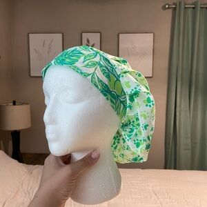 Adjustable scrub cap
